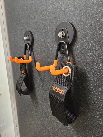 ULIBERMAGNET workspace organization with compact magnet hooks.