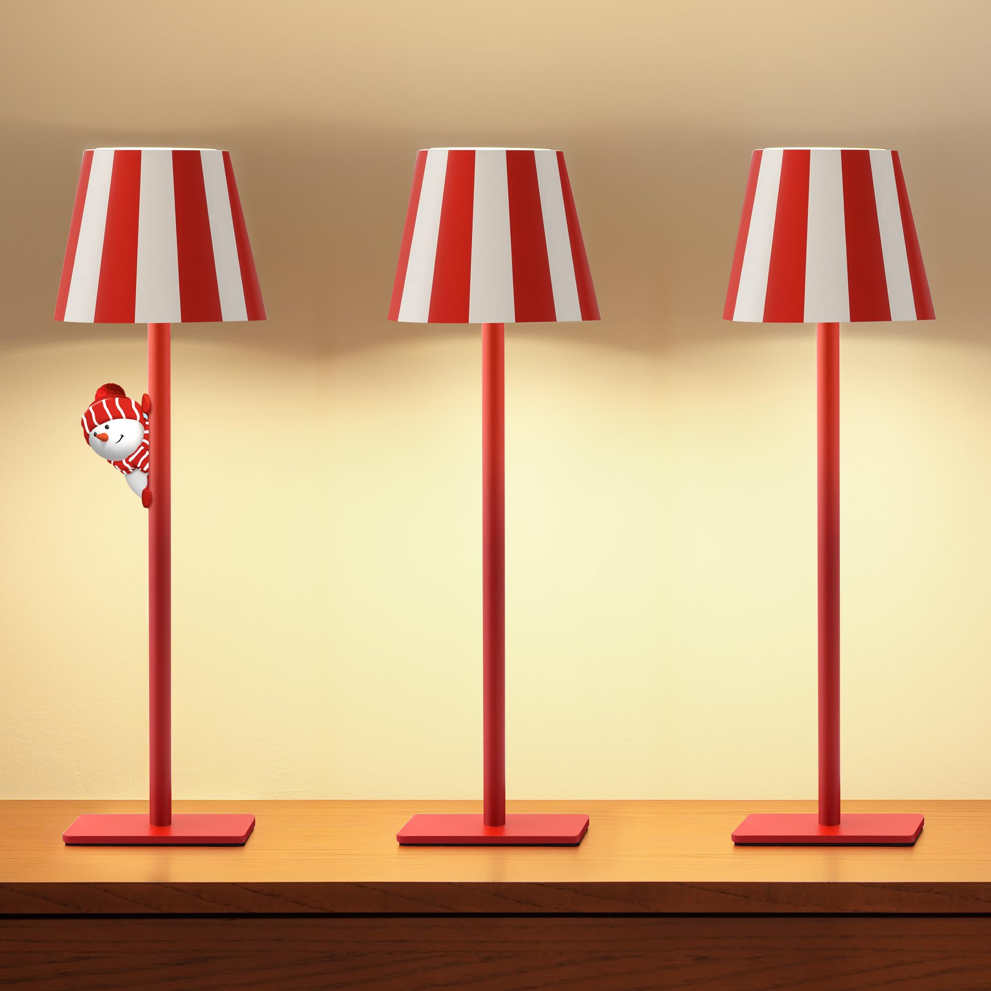 UME 3-pack cordless table lamp packshot, stable metal design for versatile lighting at home or cafes