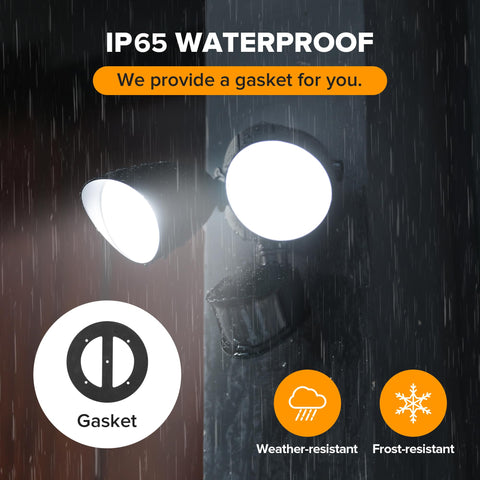 UME rotatable heads aluminum security light lets you tailor coverage.