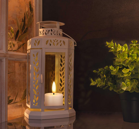 UniEasy flameless tea light enhances wedding decor safely
