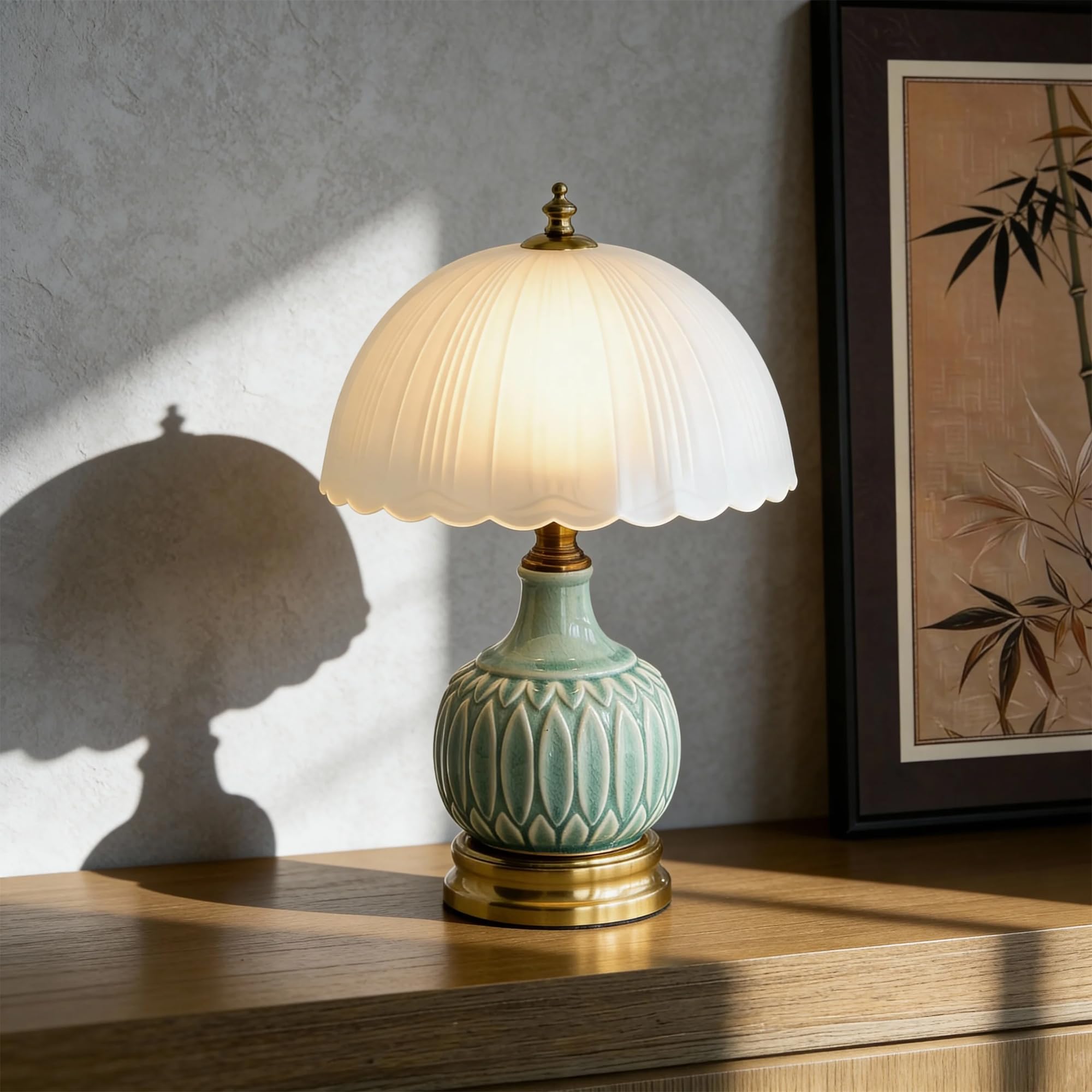 URLIGHTS ideal bedside or living room lighting accent.