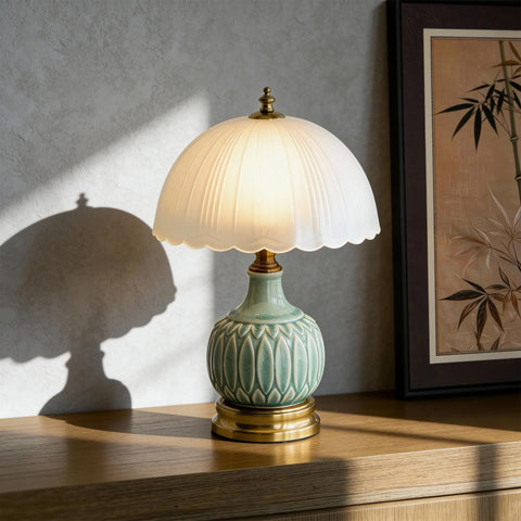 URLIGHTS ideal bedside or living room lighting accent.