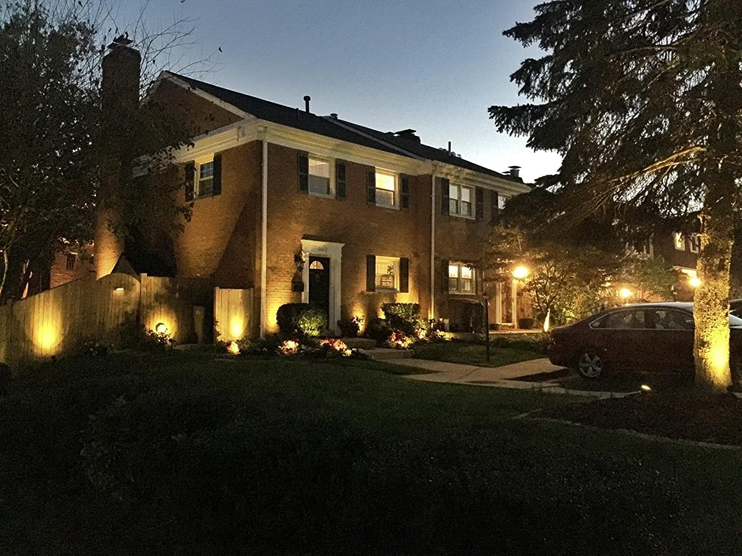 URPOWER IP64 weatherproof lights withstand rain and wind for year-round use.