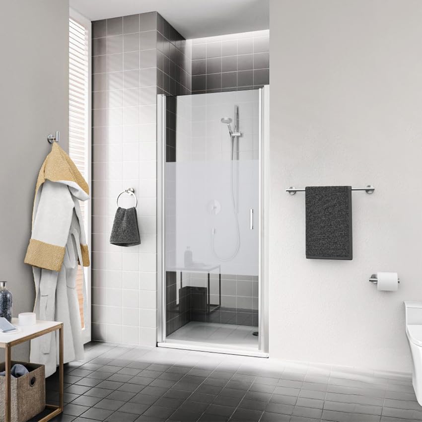 USHOWER in-bathroom ambiance image showing towels neatly hung on the bar