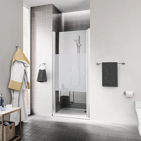 USHOWER in-bathroom ambiance image showing towels neatly hung on the bar