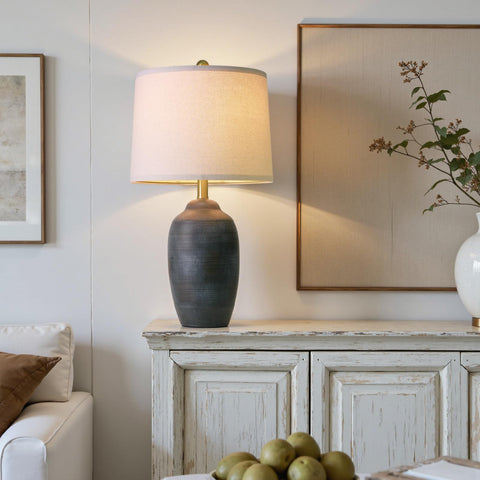 USumkky nightstand lamp setup fits bedside tables with compact footprint.