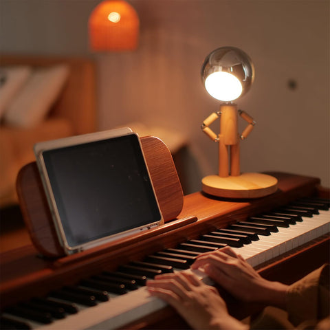 Vadifula Pause Moon Lamp touch control head lets you adjust brightness.