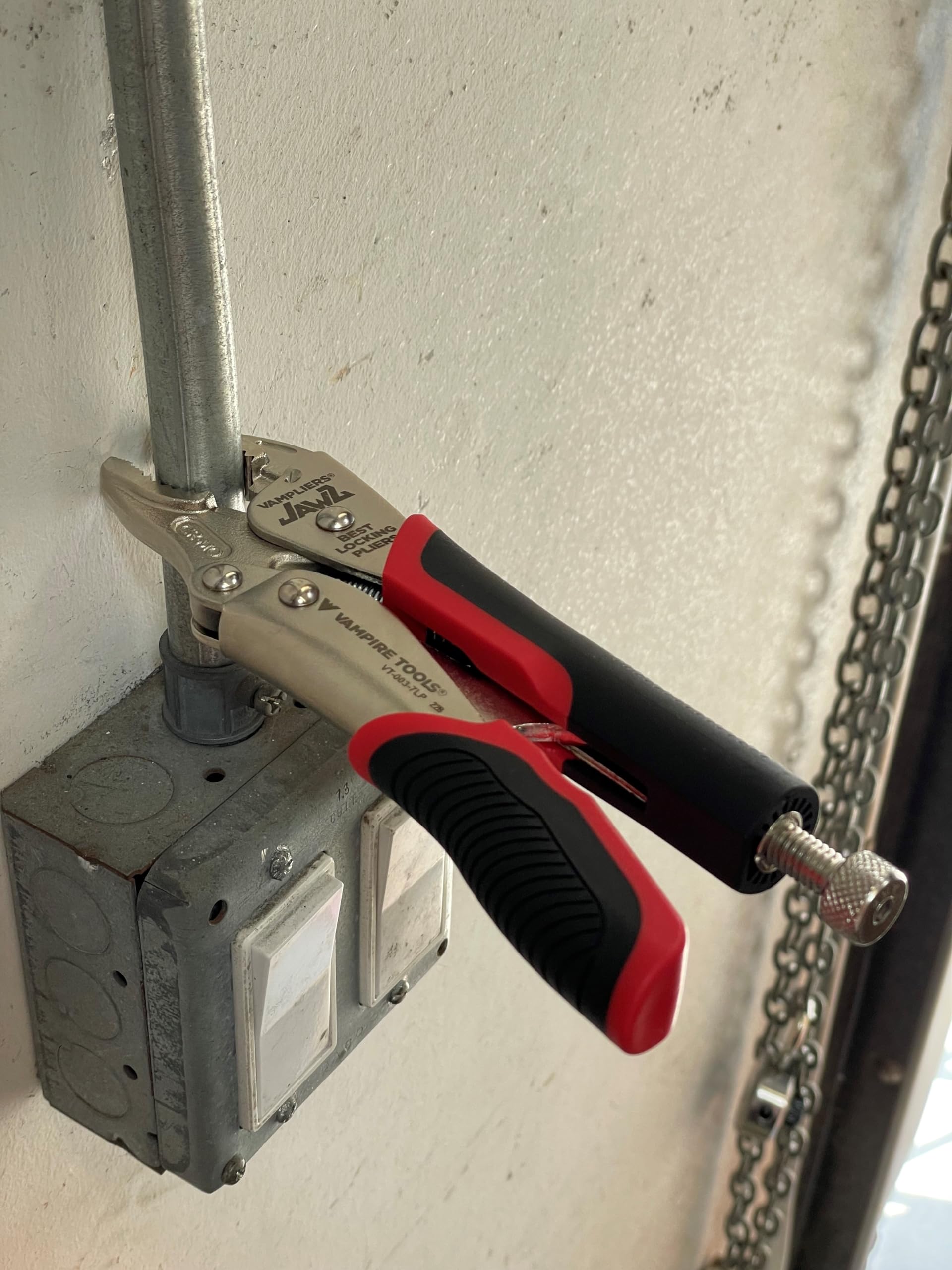 Warranty badge associated with Vampliers product