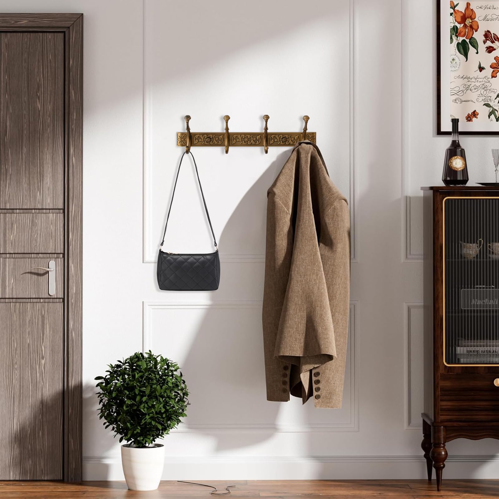 Van Cadene clean look with screw covers and durable hardware.