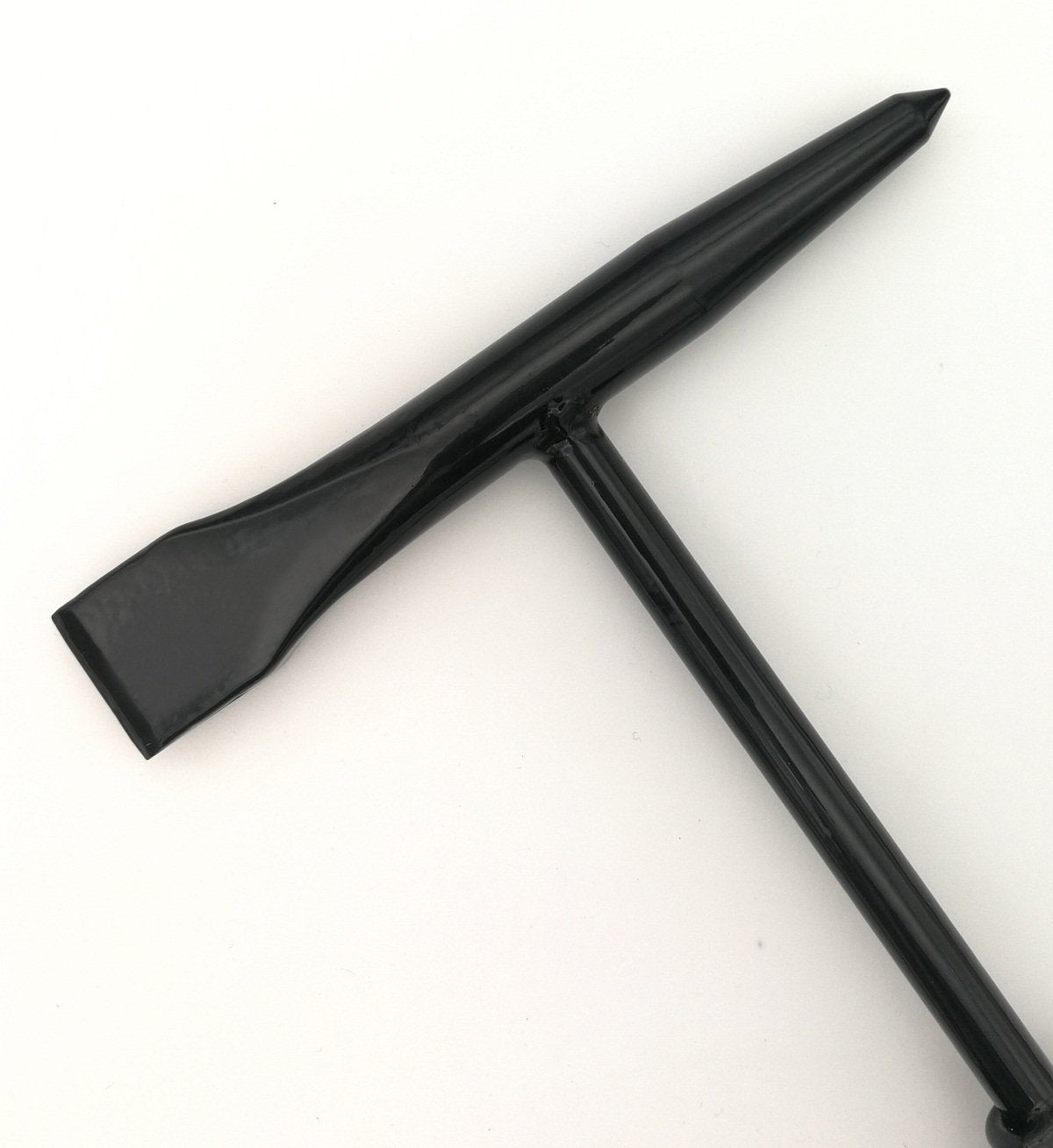 VASTOOLS tempered chisel end on a welding hammer for efficient cleanup