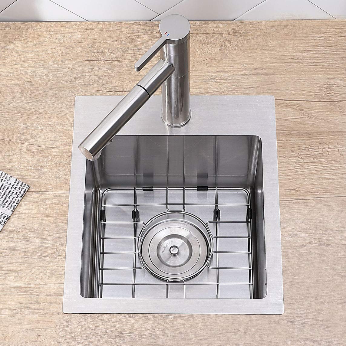 VC CUCINE undercoating helps prevent condensation on the sink surface.