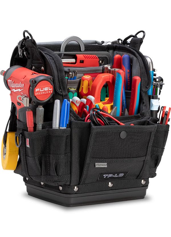 Rear V-SWAP panel and internal pockets maximize organization capability.