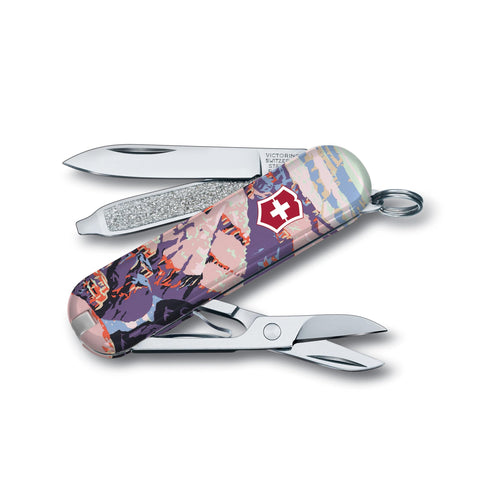 Victorinox Classic SD compact knife with small blade for easy everyday carry.
