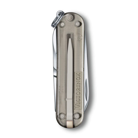 Victorinox Classic SD scissors for precise trimming on the go.