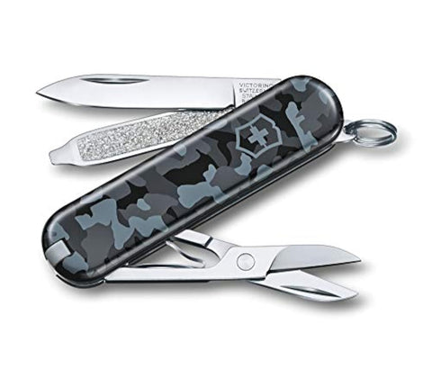 Victorinox Classic SD navy camouflage pocket knife for everyday tasks.