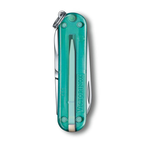 Victorinox Classic SD scissors for precise trimming on the go.