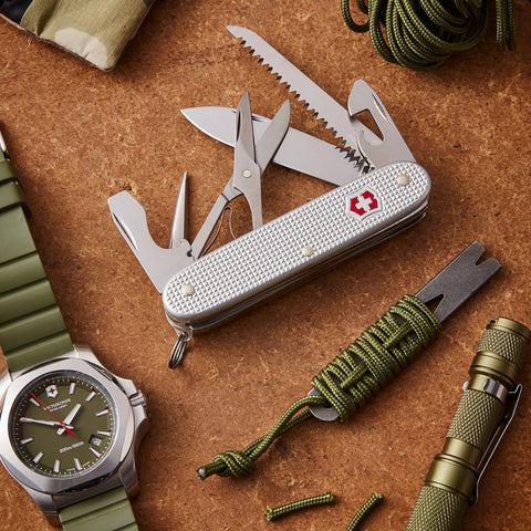 Victorinox Farmer X Alox Swiss Made craftsmanship ensures reliable quality.