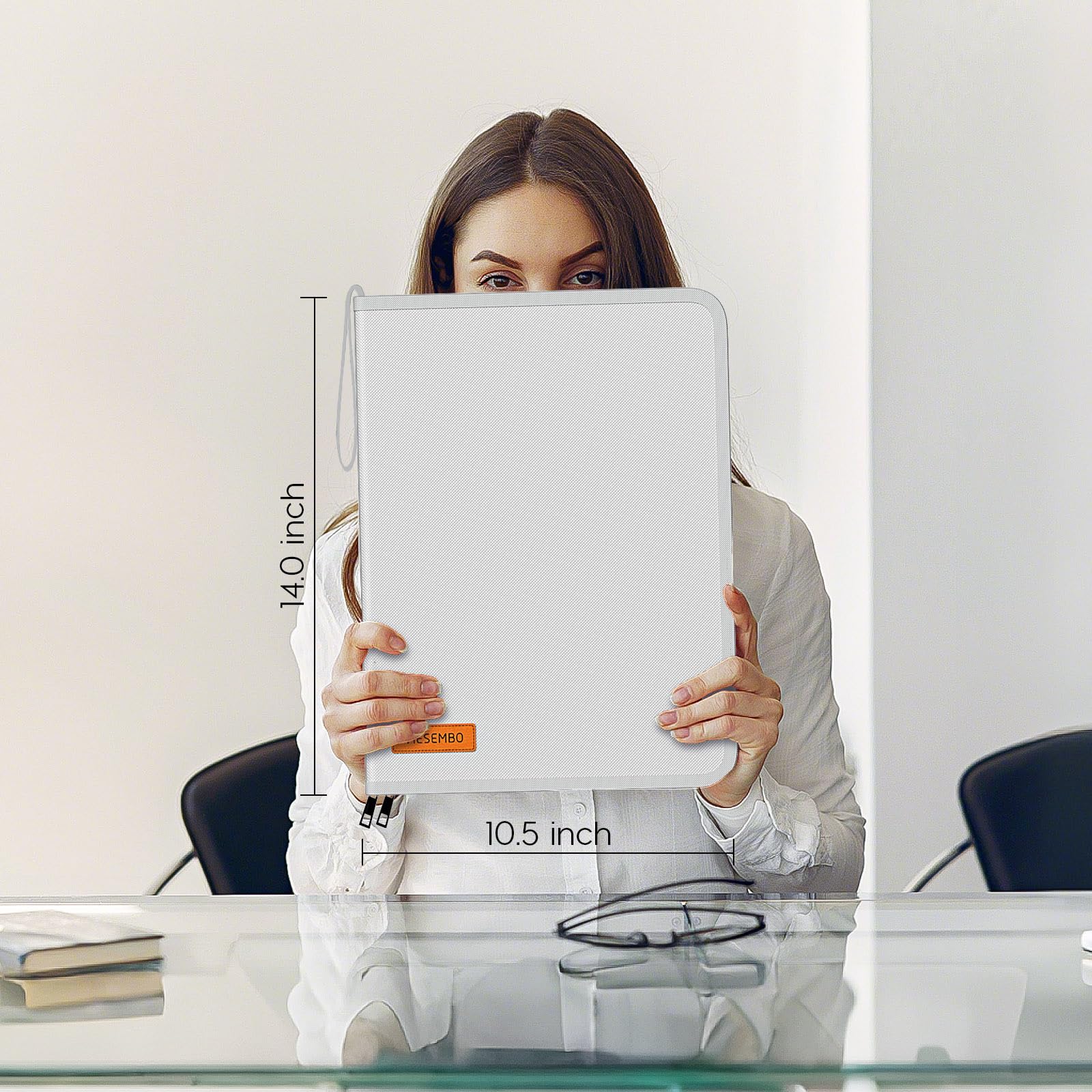 Viesembo compact binder with travel-friendly dimensions.