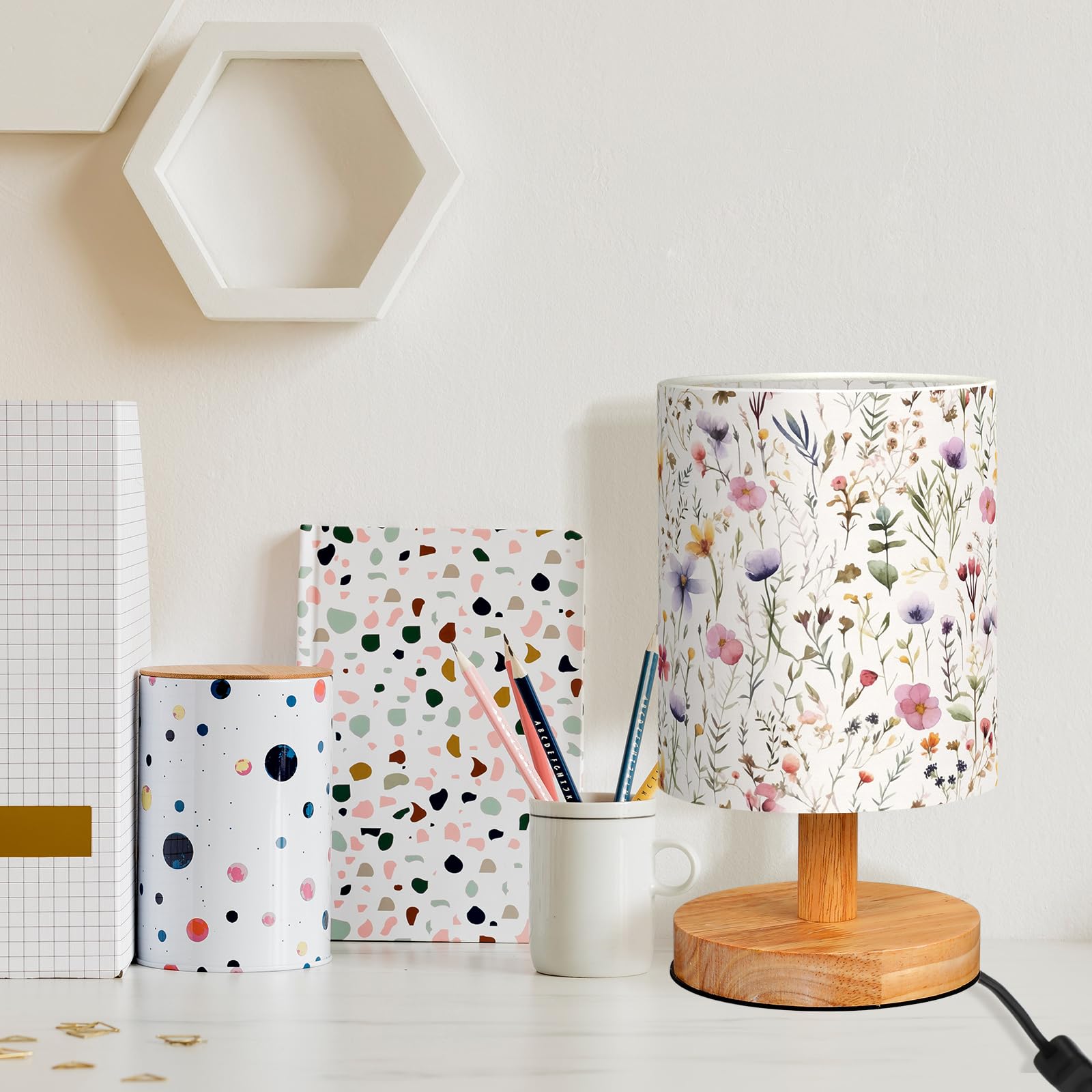VIHOSE round-base bedside lamp offering stable placement.