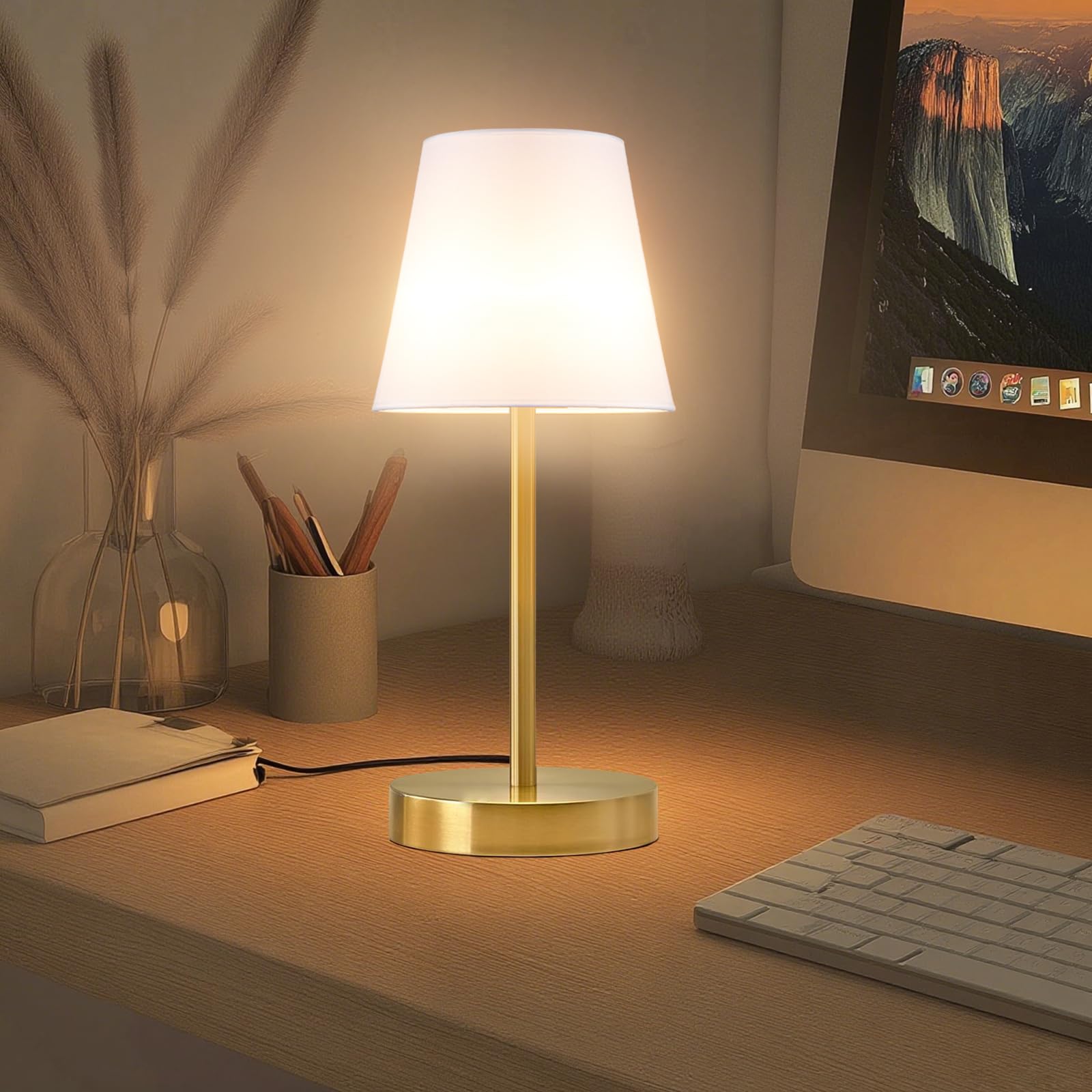 Vimhou portable design fits desks and tabletops.