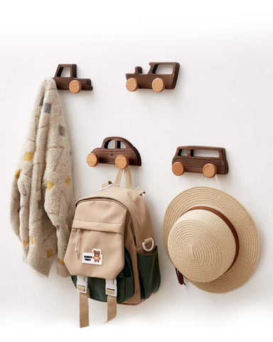 Vinoil car-shaped wall hook holds jackets and backpacks neatly