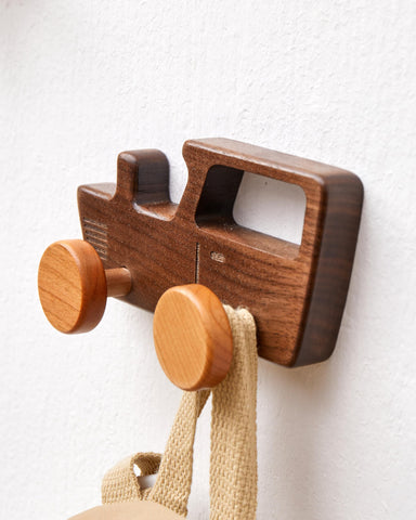 Vinoil durable car-shaped hook near door for towels and robes