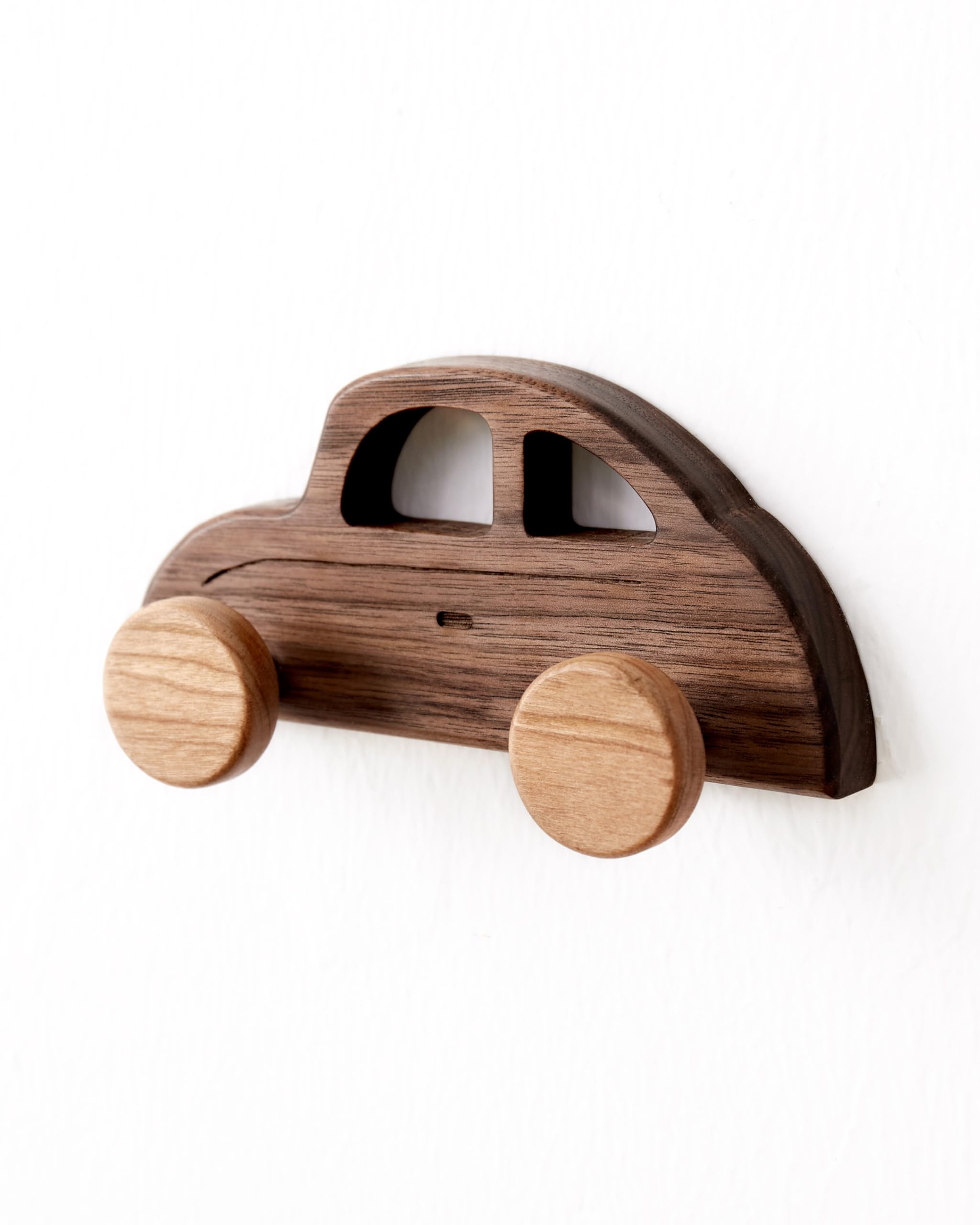 Vinoil four-pack hooks coordinated for kids’ storage