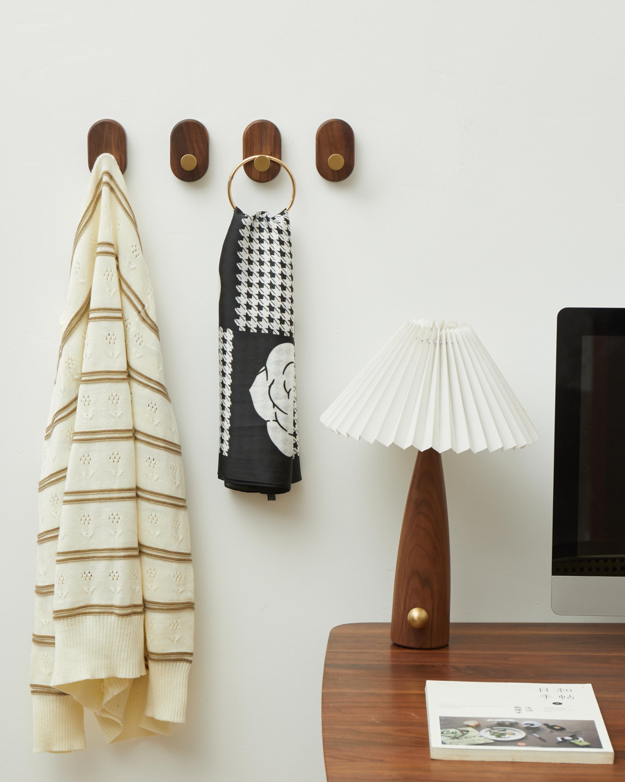 Smooth brass edge prevents snags on delicate fabrics.