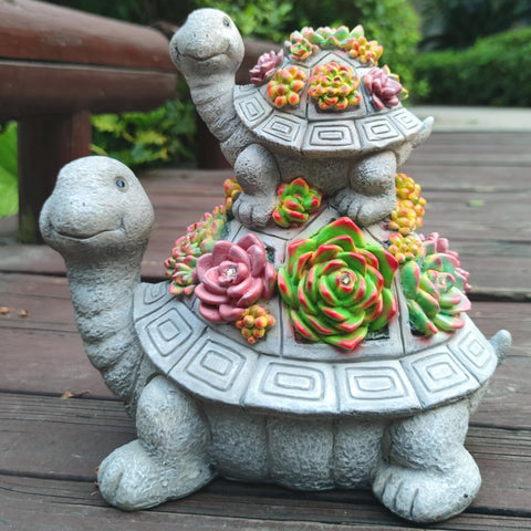 VIOYOUNS mother-and-baby turtle decor adds warmth to your garden.
