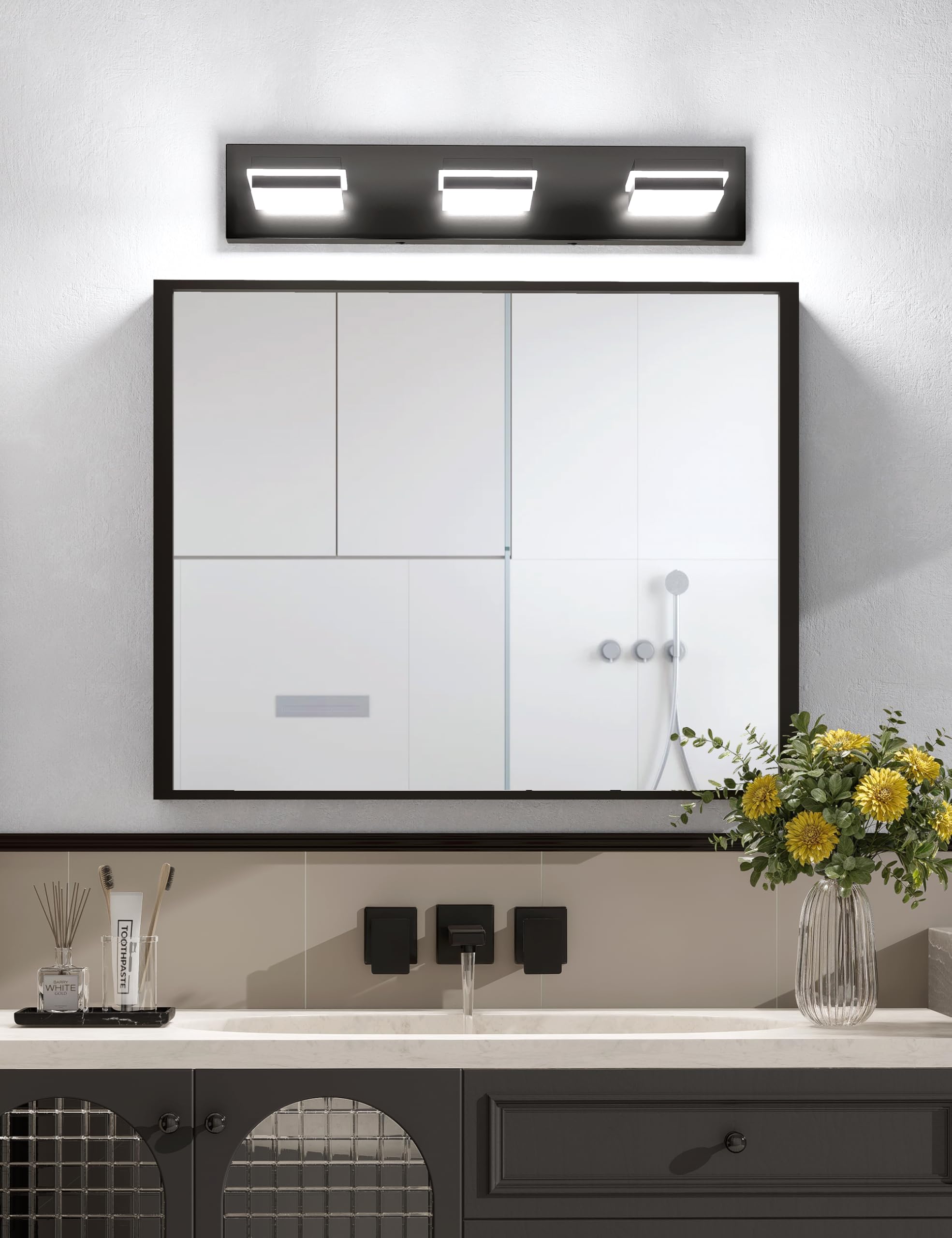 VOLISUN vanity light with 360-degree rotatable heads for targeted illumination