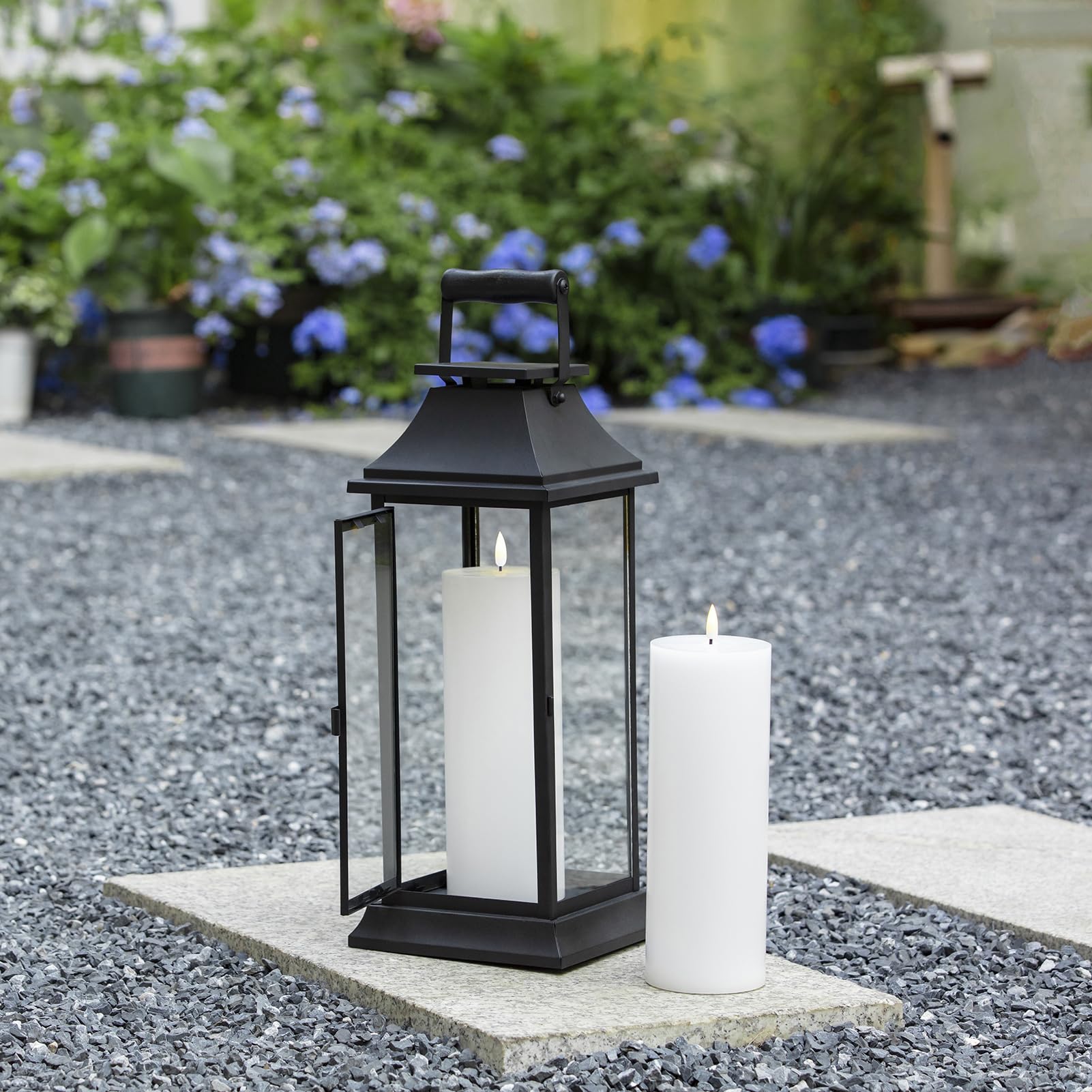 Volnyus remote control and timers simplify candle usage.