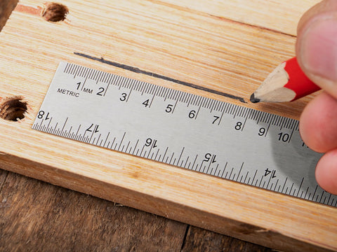 VORIGY cork-backed ruler prevents slipping on your desk.