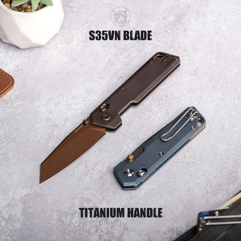 Vosteed Parallel anodized titanium handle for a lightweight grip.