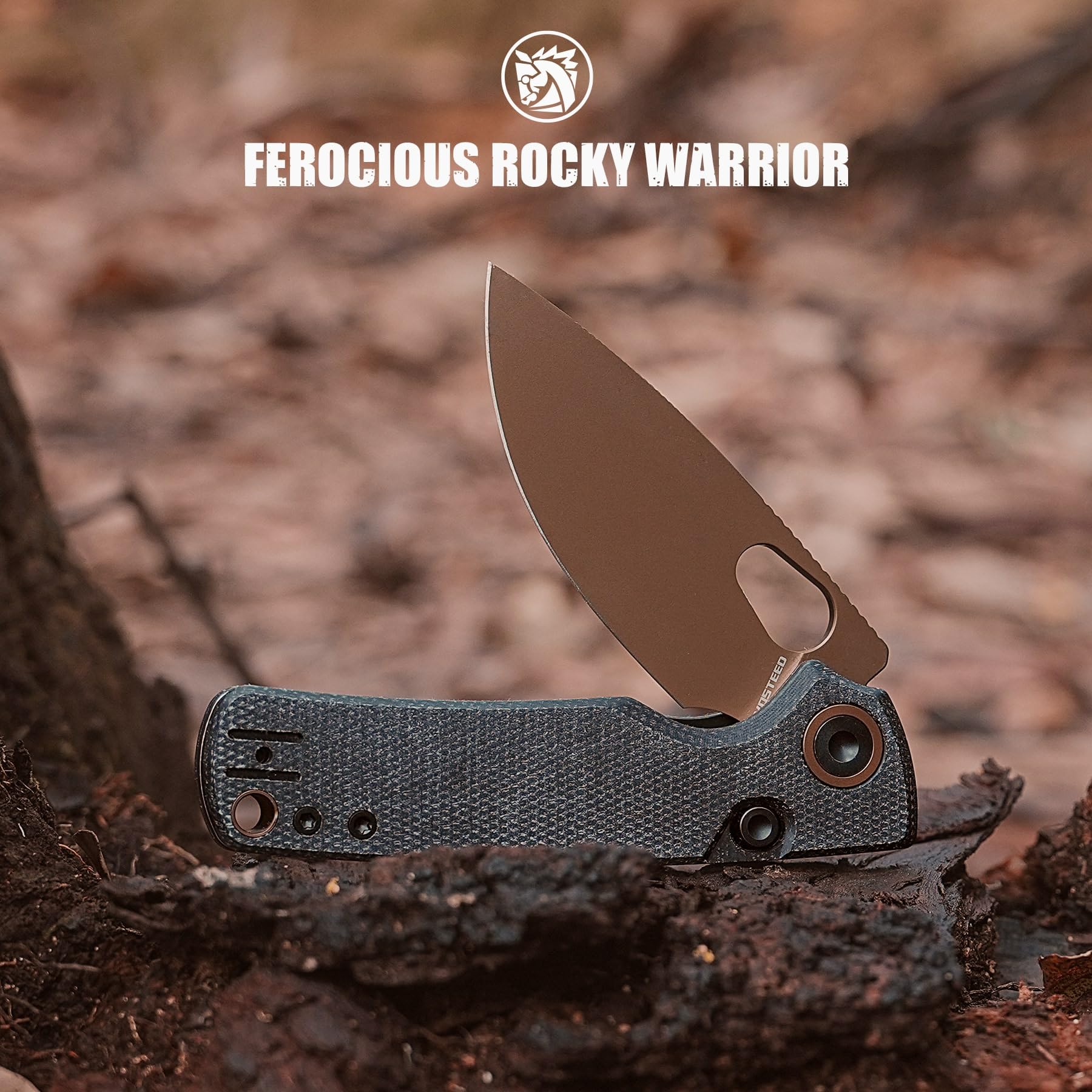 Vosteed Porcupine large thumb hole for quick blade access.
