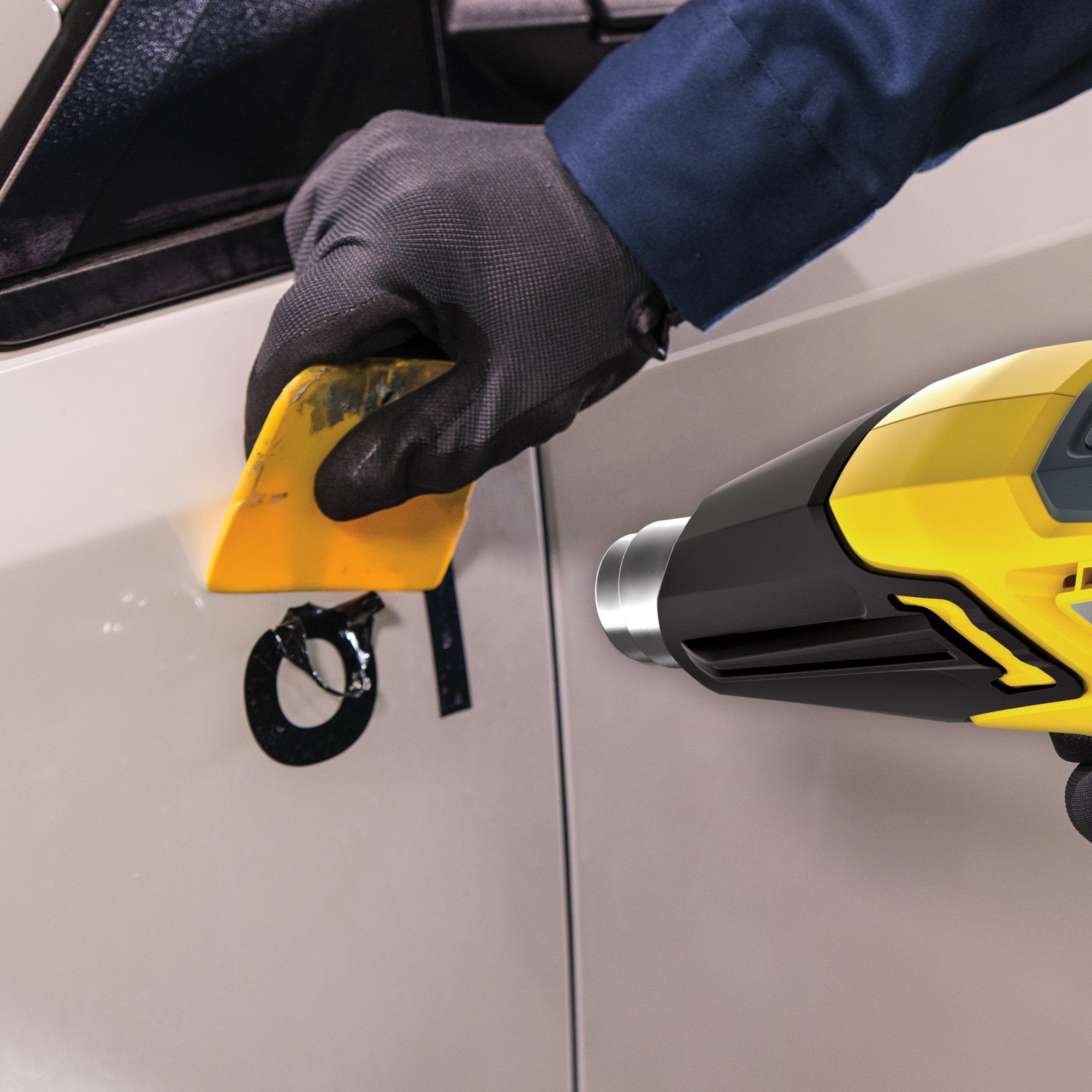 Wagner FURNO 700 integrated stand enables hands-free operation.