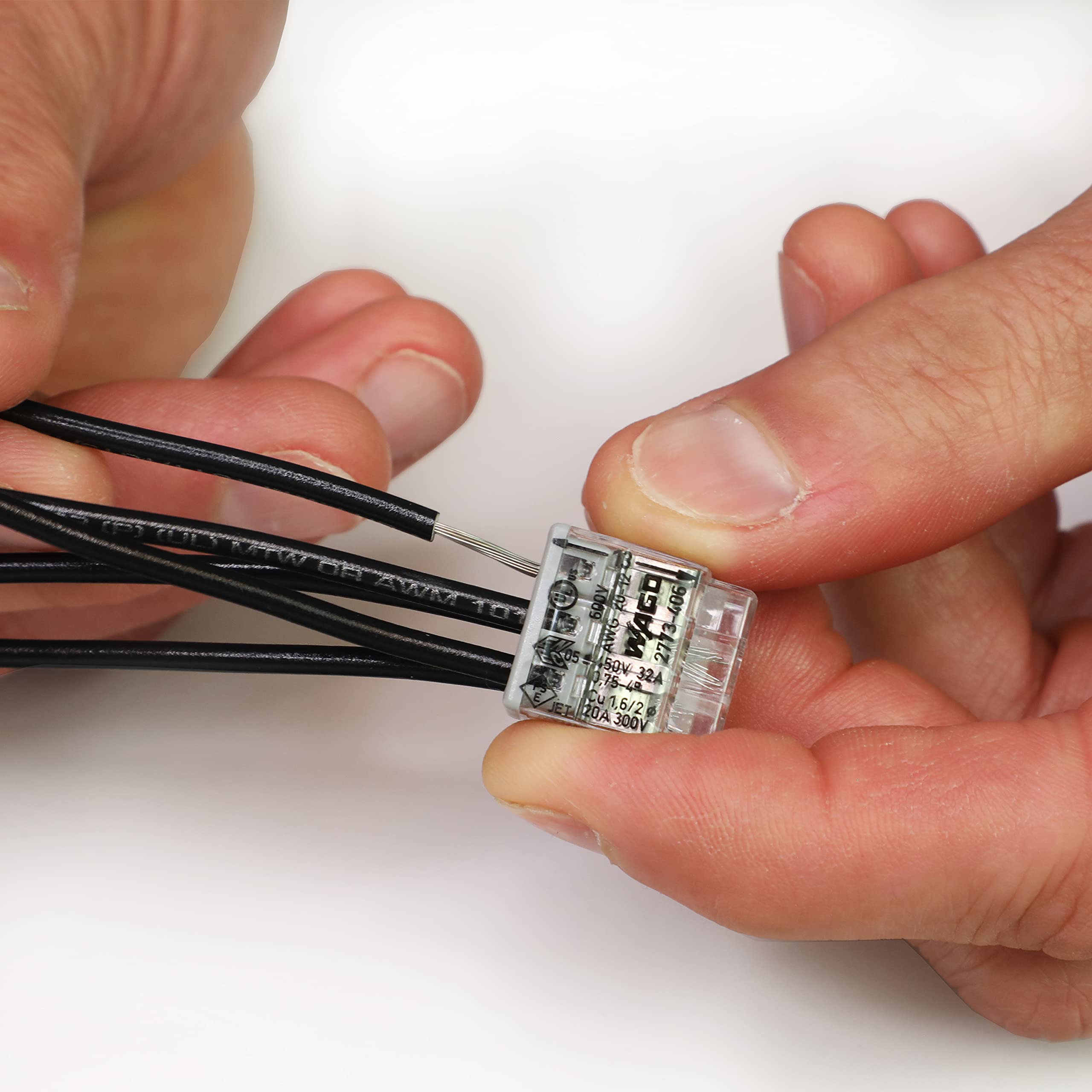 WAGO 2773-406 gray cover close-up highlighting secure wire retention.
