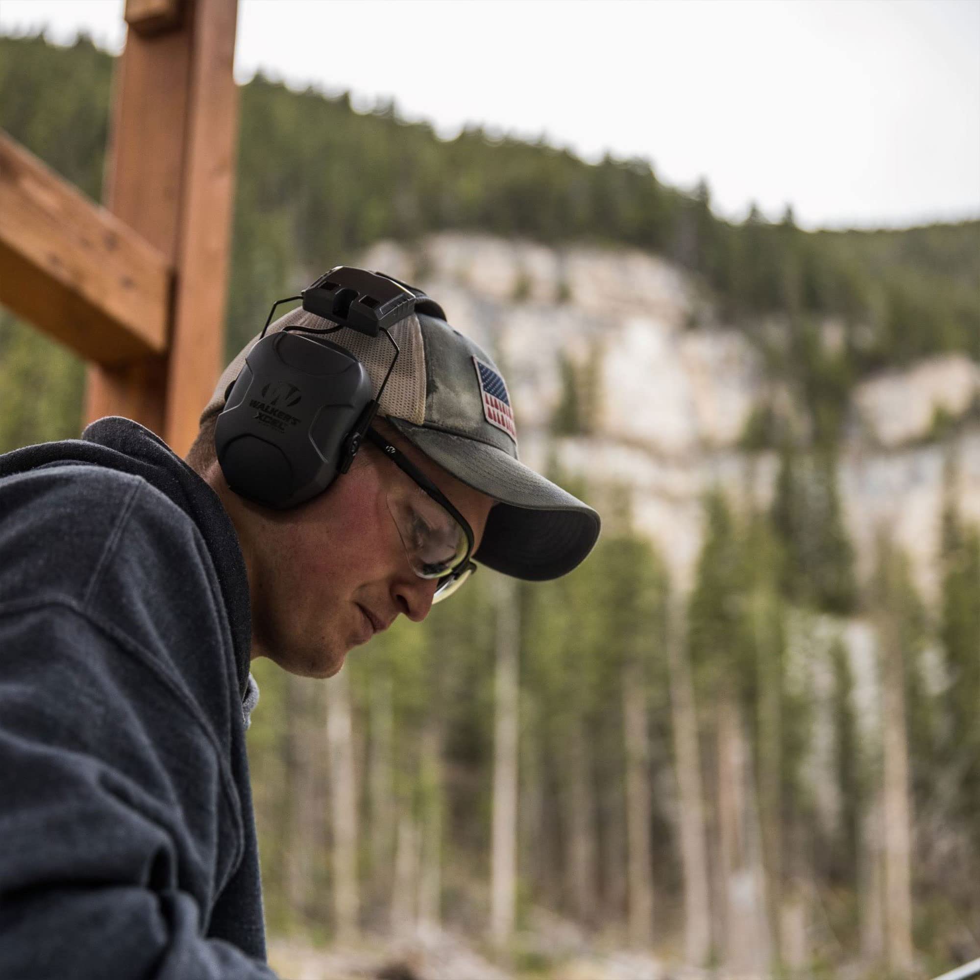 Walker's XCEL Digital Muff ergonomic band adjustment for a secure, long-wear fit.