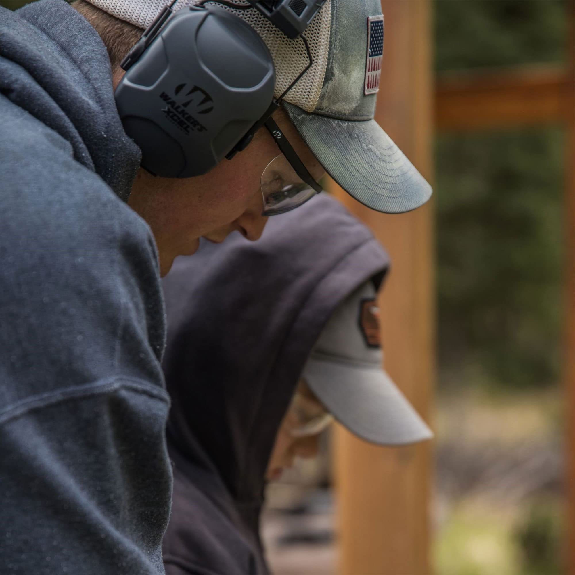 Walker's XCEL Digital Muff wind noise reduction keeps audio clearer in windy conditions.
