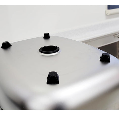 WANANG dishpan overflow design helps keep counters dry and organized.