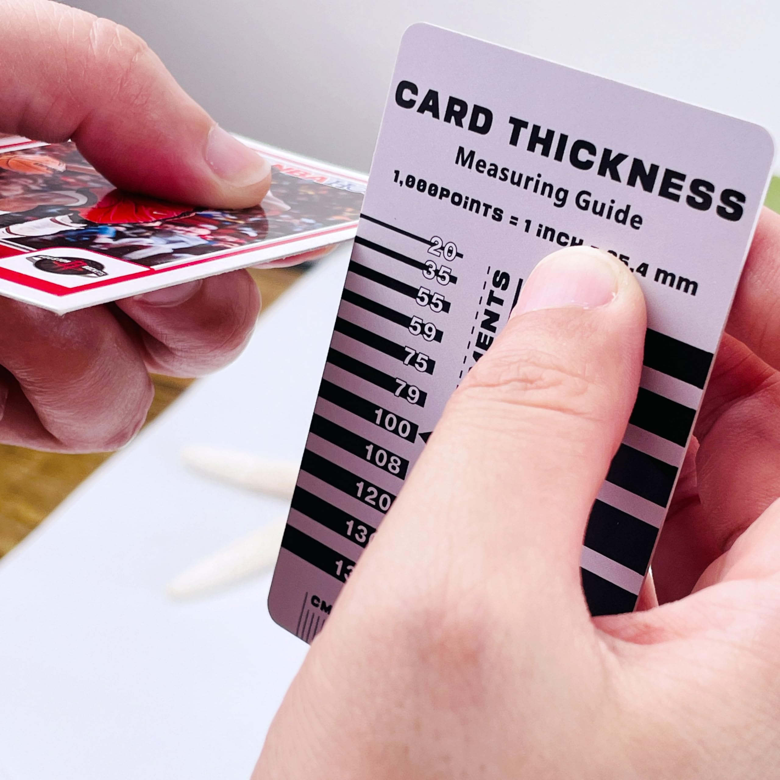 Wanwanzi Latex Gloves protect card surfaces during handling.