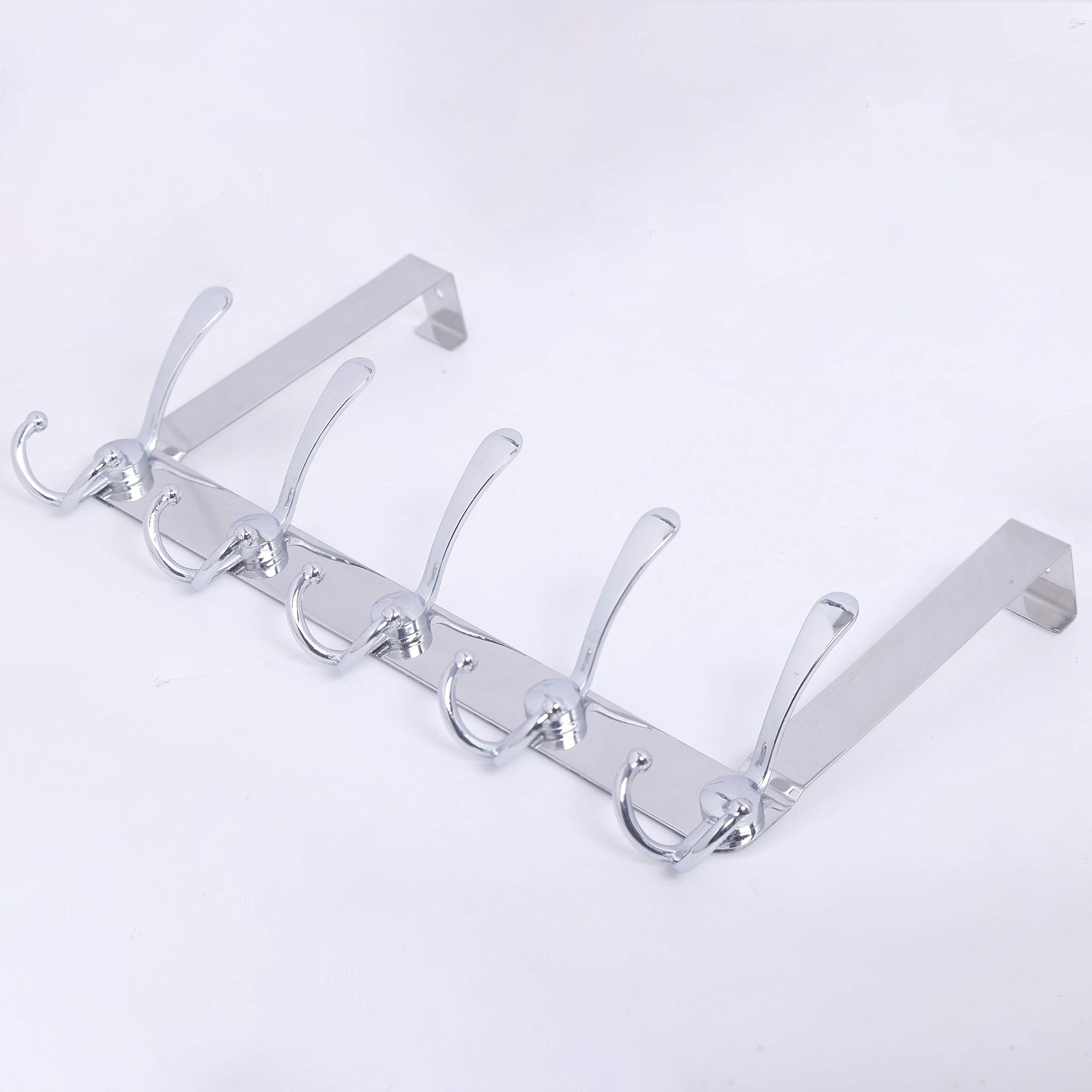 WEBI keeps entryways neat, placing coats and towels within easy reach.