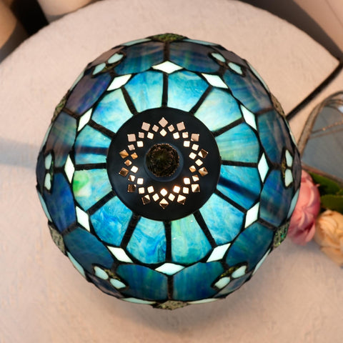 Wecrejoni study room lamp supports quiet, focused work.