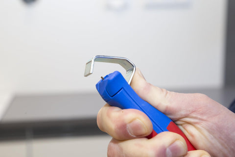 WEICON tool with ergonomic glass fiber reinforced polyamide body for comfort.