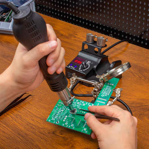 WEP 8858-V side view highlighting integrated holders for easier one-handed use.
