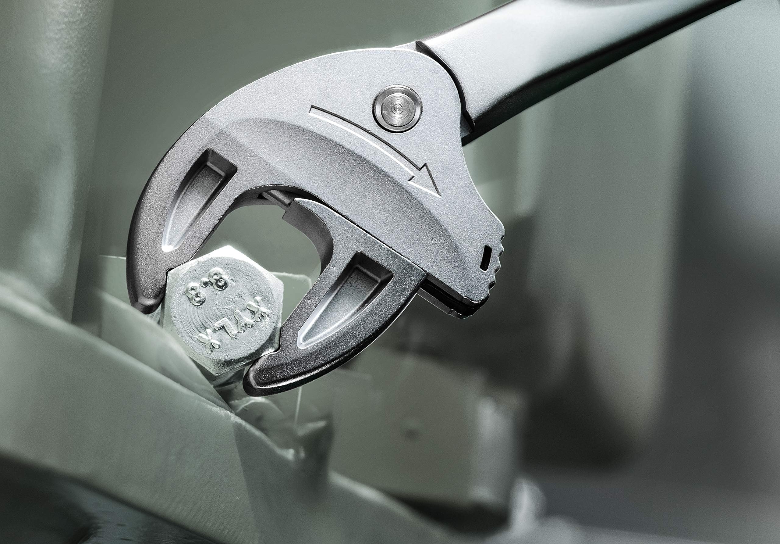 Wera 6004 Joker XS two-handed use for secure grip.