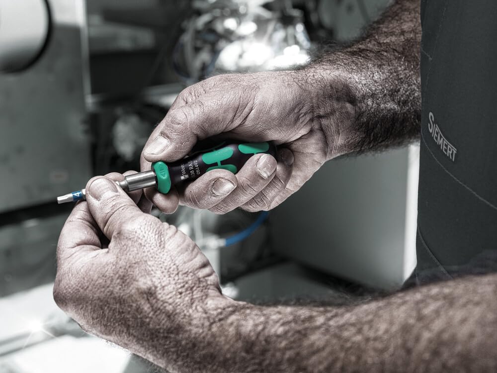 Wera 838 RA S BitHold screwdriver showing bit-hold system for secure bit changes.