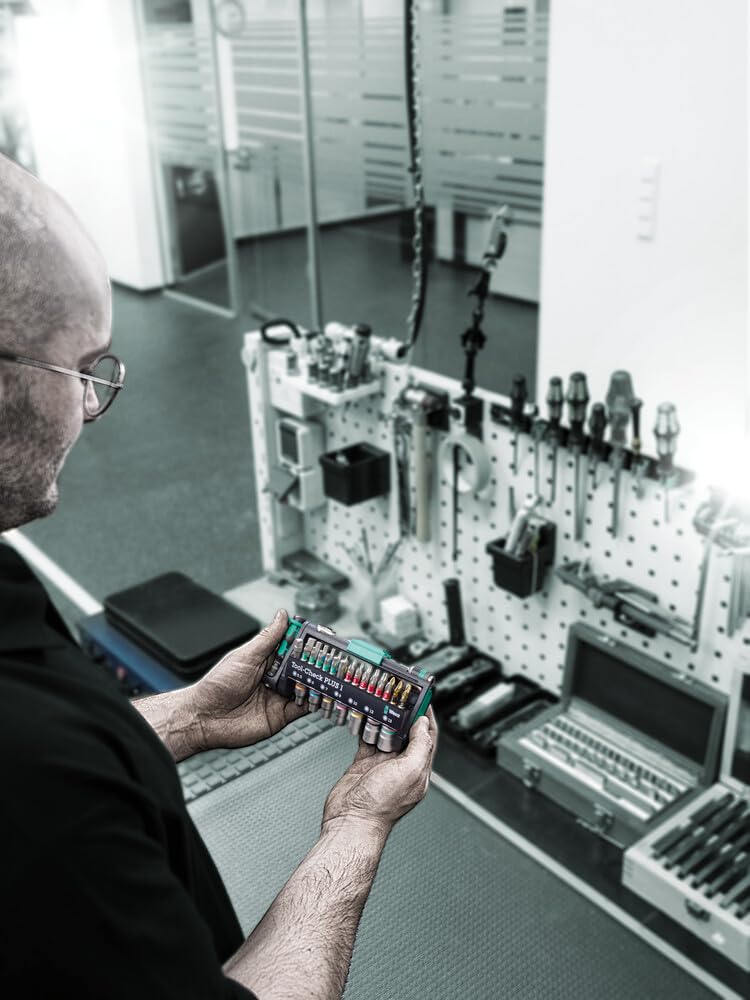 Wera TOOL-CHECK PLUS 1 dial display for quick status visibility.