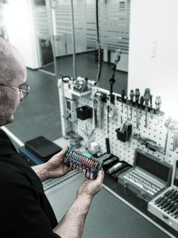 Wera TOOL-CHECK PLUS 1 dial display for quick status visibility.