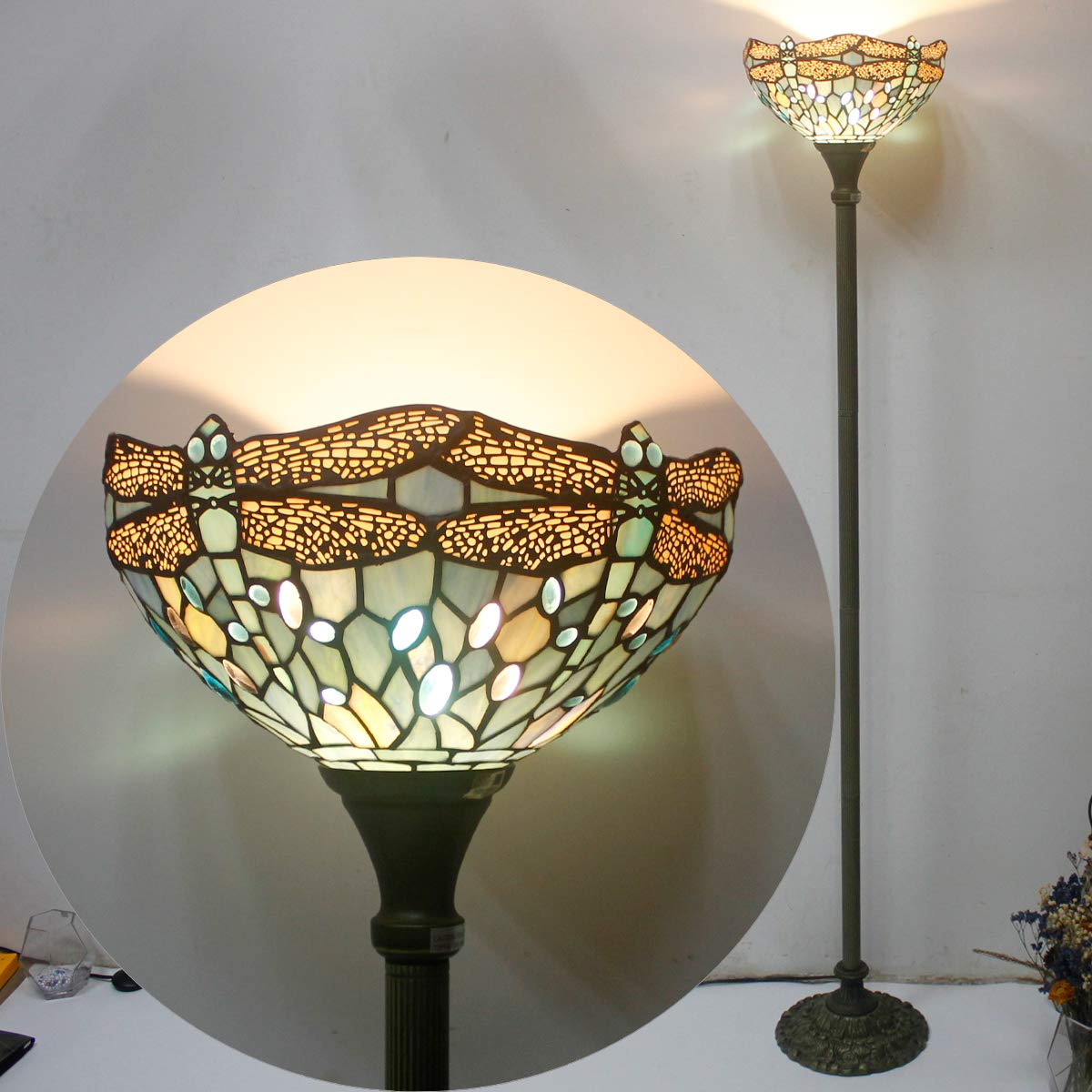 WERFACTORY Tiffany lamp 12-inch shade diffuses ambient lighting nicely.