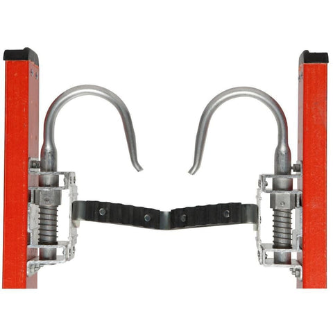 Werner extension ladder with adjustable cable hook for pole work